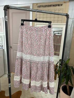 Priv - Floral Skirt Sample Size Small NWT